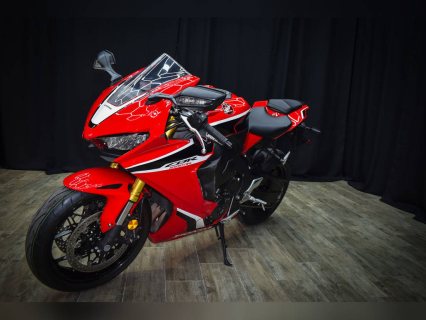 2018 honda cbr 1000rr  whatsapp: +639623520979 3