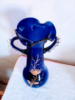مزهرية انتيك من الزجاج الأزرق الفرنسي المطلي بماء الذهب  7