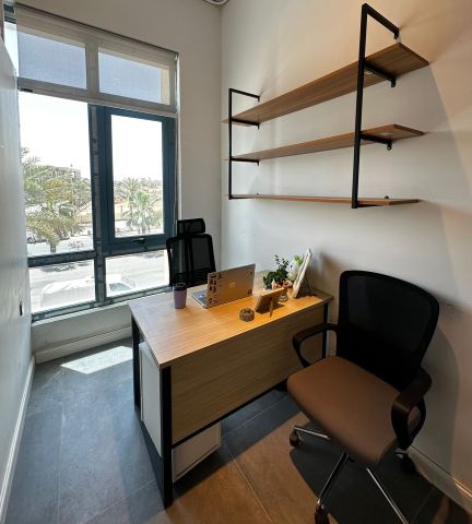 مكاتب مؤثثة للإيجار  8