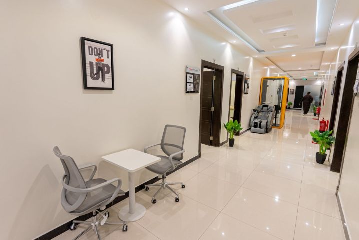 مكاتب مؤثثة للإيجار في العارض 4