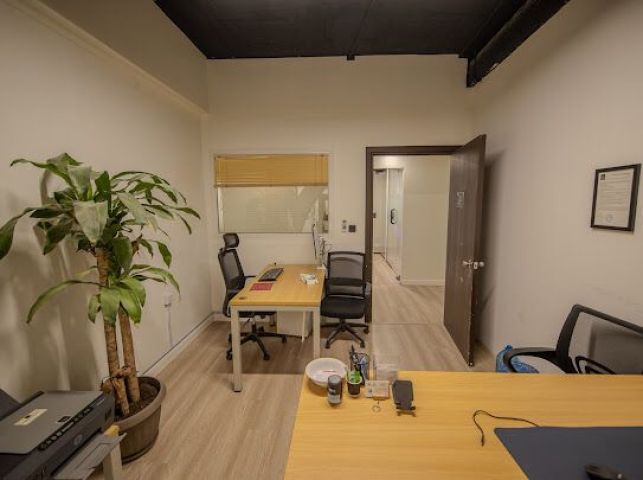 مكاتب مؤثثة للإيجار 9