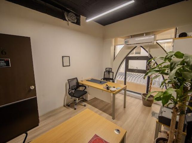 مكاتب مؤثثة للإيجار 10