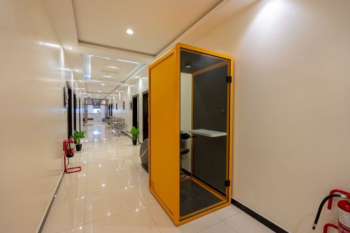 مكاتب مؤثثة للإيجار في العارض 2