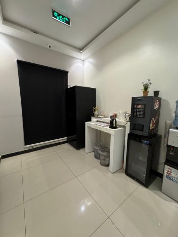 مكاتب مؤثثة للإيجار في العارض 8