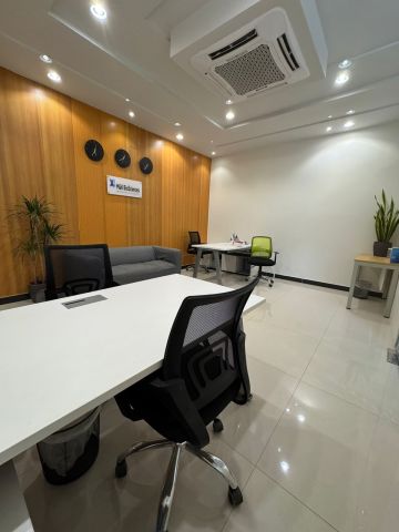 مكاتب مؤثثة للإيجار في العارض 9