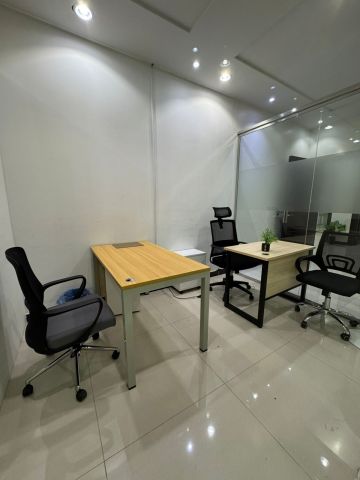 مكاتب مؤثثة للإيجار في العارض 10