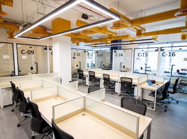 مكاتب مؤثثة للإيجار 6