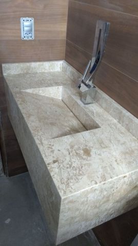  مغاسل رخام , ديكورات حمامات فاخرة  7