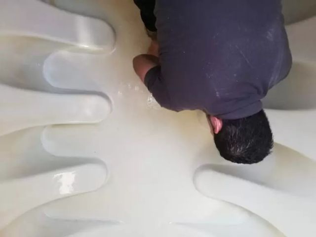 تنظيف خزان عزل خزان تنظيف خزانات عزل خزانات كشف تسربات 2