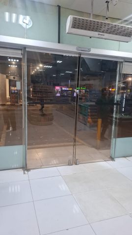 تركيب وصيانة الابواب الزجاج الكهربائية  2