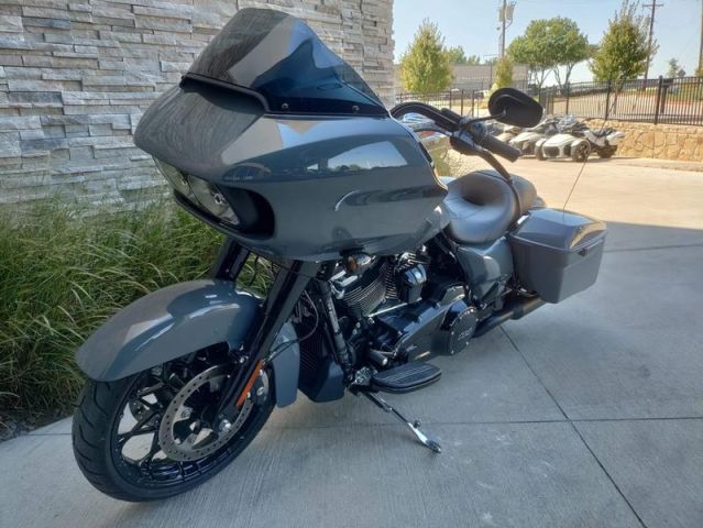  2022Harley-Davidson FLTRXS Road GlideWhatsApp(+971586703639) 3