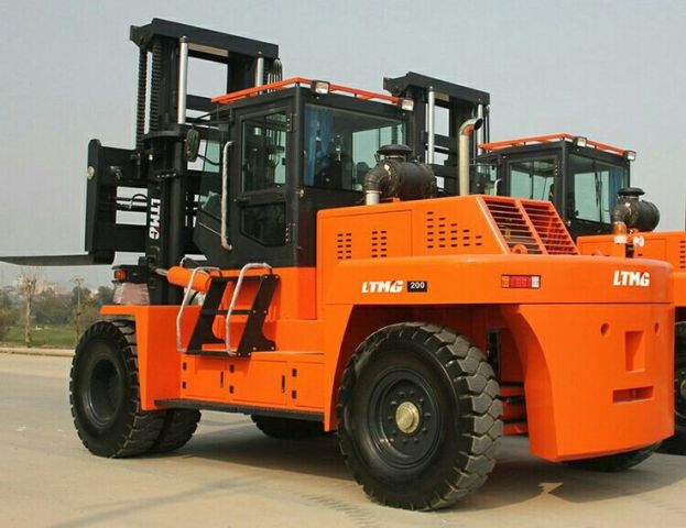 forklifts All sizes For rent 2