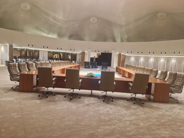   تأجير طاولات طعام مع كراسي,مكيفات دولاب ,كنب ,مظلات  9