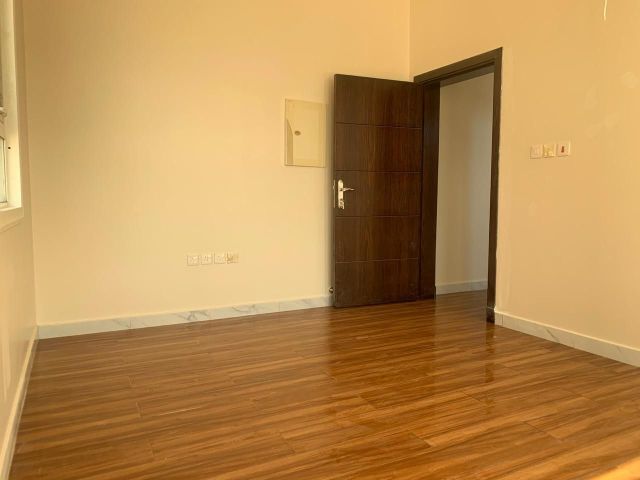 شقة مثالية للسيدات في قلب الموقع المثالي!  3