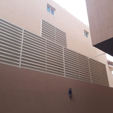  سواتر بلاستيك ملون عالية الجودة مع ضمان 2