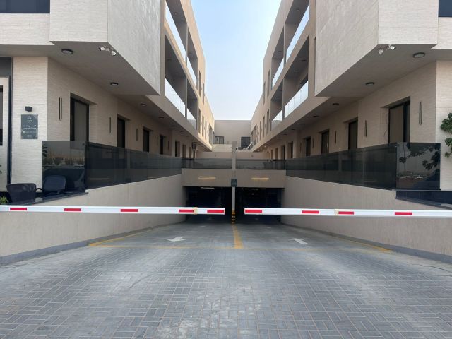 بوابات مواقف سيارات ذراع الكترونية Barrier Gate 7