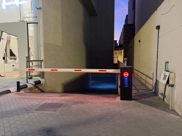 بوابات مواقف سيارات ذراع الكترونية Barrier Gate 10