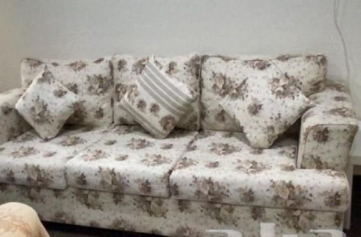 كنب وطاولة قهوه ودولاب تلفزيون 8