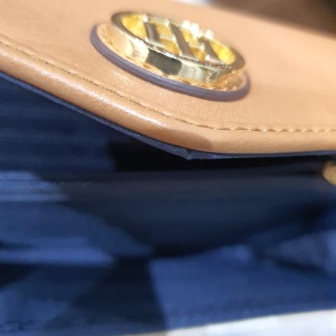 شنط ماركه اصليه 8