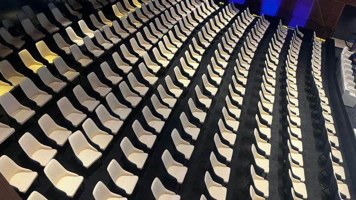  مظلات ,كراسي وطاولات ,كنب ملكي ,جلسات مودرن 8