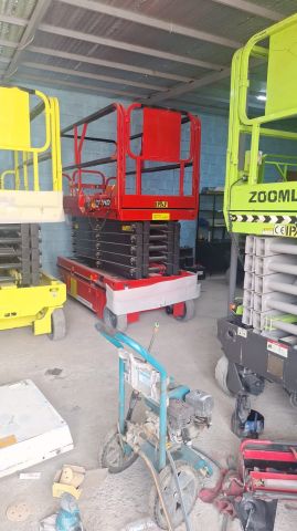 رافعه مقصيه 6متر 8متر 10متر 12متر 14متر16متر كهرباء للايجار  3