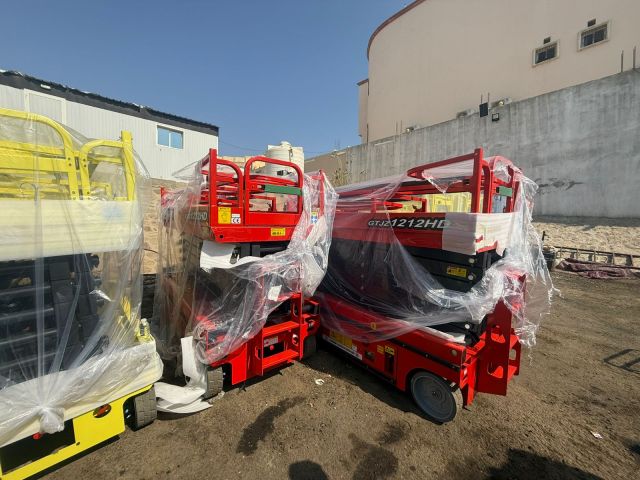 رافعه مقصيه 6متر 8متر 10متر 12متر 14متر16متر كهرباء للايجار  7