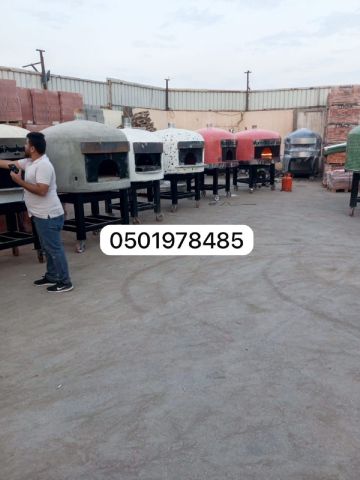 "مصنع أفران نابولي" هو مصطلح يشير إلى أفران البيتزا الحجرية ذات ا