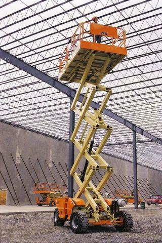 سيزر لفت للايجار في الرياض- المنصة لتأجير لتأجير المعدات  3