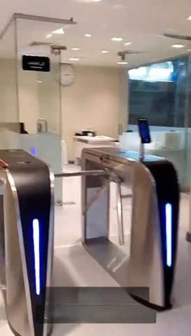 بوابة مرور افراد بوابات امنية ذكية بوابه دخول و خروج  2