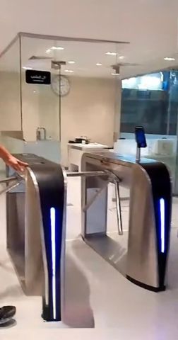 بوابة مرور افراد بوابات امنية ذكية بوابه دخول و خروج  3