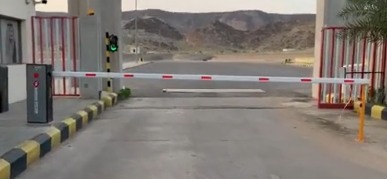 بوابات مرور سيارات بوابه مواقف امنية الكترونية  بوابات دخول و خرو 6