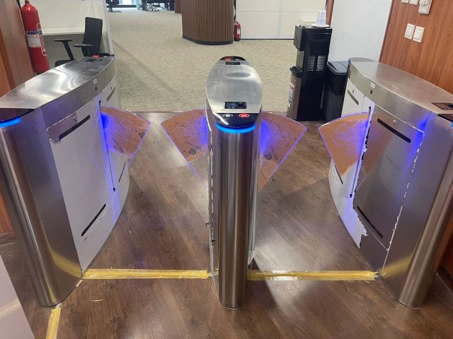 بوابة مرور افراد