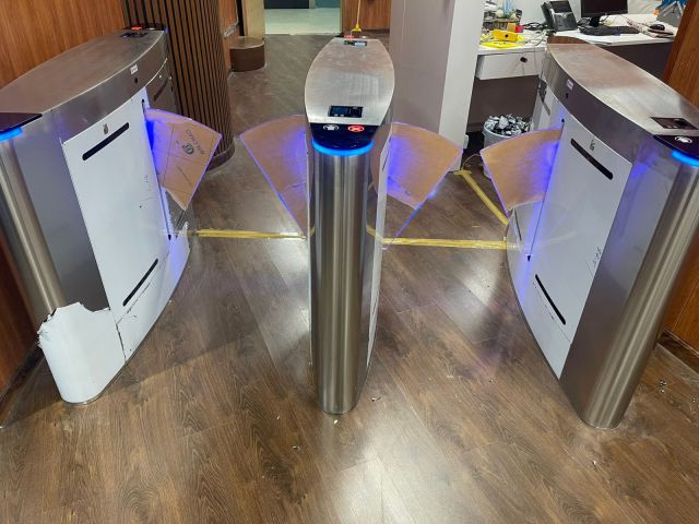 بوابة مرور افراد 2