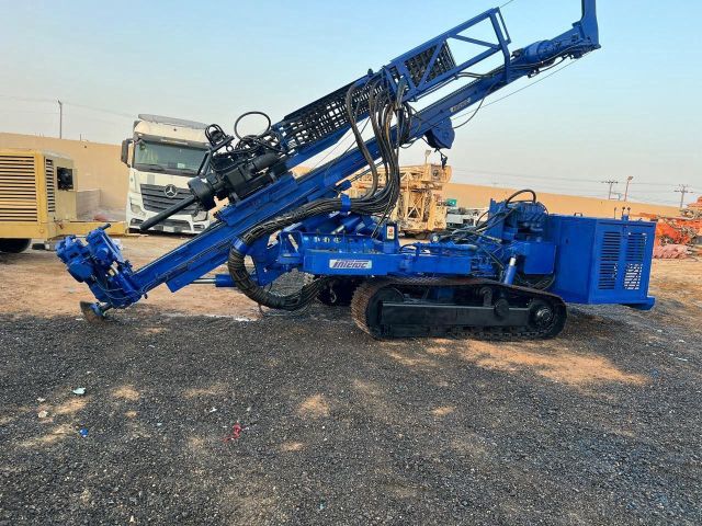 موسسه الطارق للمقاولات وتاجيرالمعدات الثقيلةوالخفيفه والخدمات الل 8