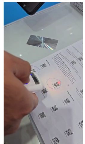 قارئ باركود محمول لاسلكي 2D  2