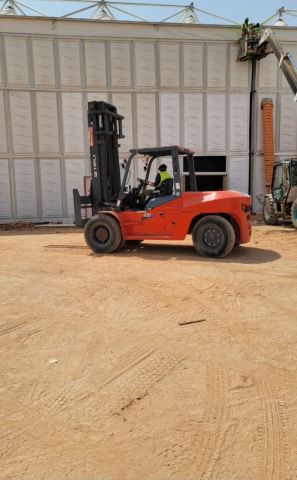 رافعه شوكيه للإيجار3 طن  5طن  7طن  10طن