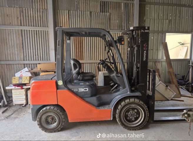 رافعه شوكيه للإيجار3 طن  5طن  7طن  10طن 5