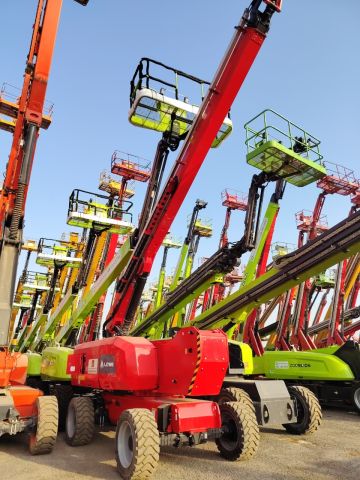 مان لفت ديزل للإيجار في جدة رافعة تلسكوبية مقصية للايجار  3