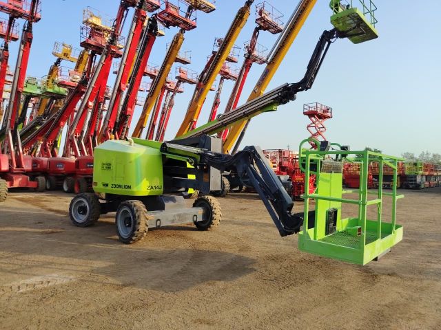 مان لفت ديزل للإيجار في جدة رافعة تلسكوبية مقصية للايجار  4