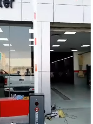 بوابة مرور سيارات دخول و خروج  بوابات مواقف امنية الكترونية 3