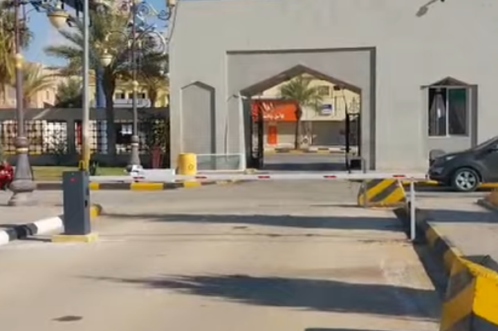 بوابة مرور سيارات دخول و خروج  بوابات مواقف امنية الكترونية 8