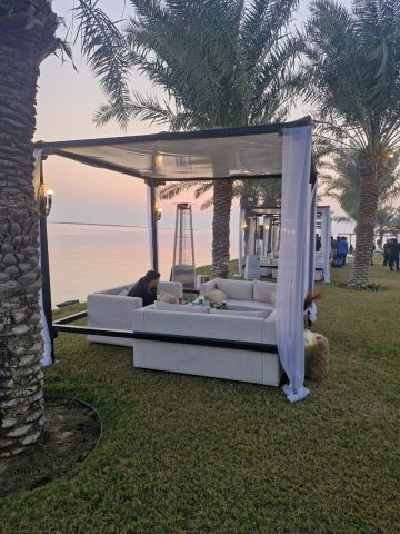   تأجير كنب ملكي كحلي و سكري ، تأجير طاولات وكراسي الأحتفالات 9