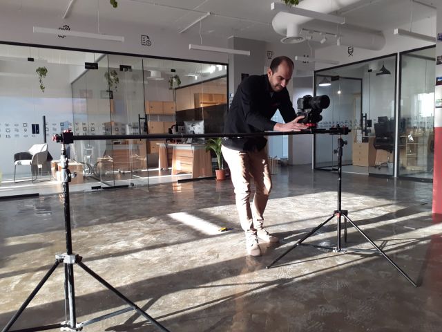 مصور بخبرة قوية في تصوير الحفلات والمعارض والمؤتمرات 2