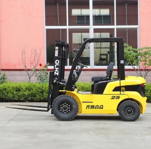 رافعات شوكيه فوركلفت للايجار سيزرلفت للايجار رافعات تلسكوبيه للاي 4