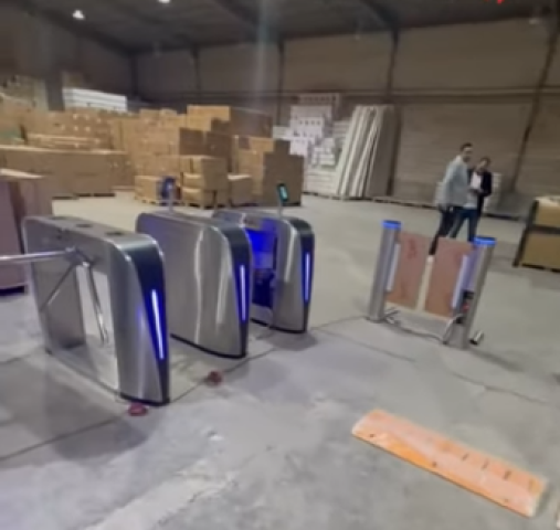 بوابة مرور افراد بوابة لتنظيم دخول الموظفين للشركات والمصانع 3