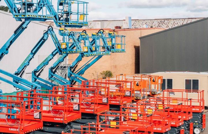 سيزرلفت للايجار  8متر 10متر 12متر14متر للايجار جده الرياض الدمام 