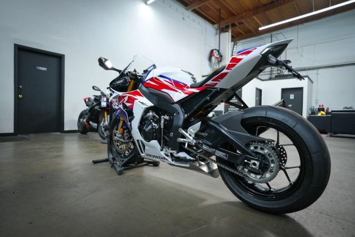 2023 Honda CBR1000RR- R Fireblade SP WhatsApp +17203061962 2