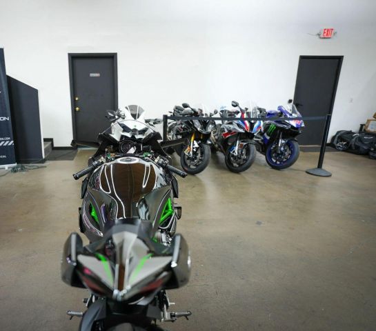 2015 Kawasaki Ninja H2R WhatsApp +17203061962 2