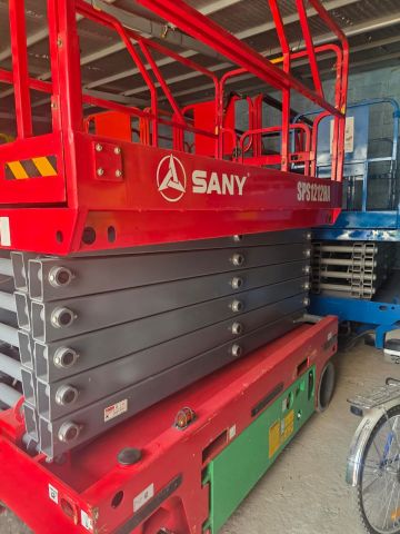 سيزر لفت للايجاررافعات مقصية للايجارScissor Lift Rentalمعدات رفع 