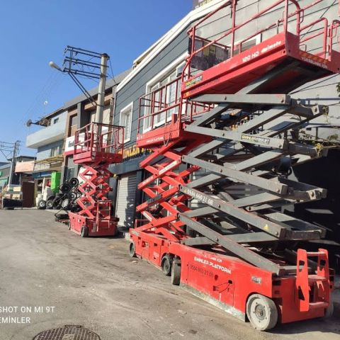 سيزر لفت للايجاررافعات مقصية للايجارScissor Lift Rentalمعدات رفع  4